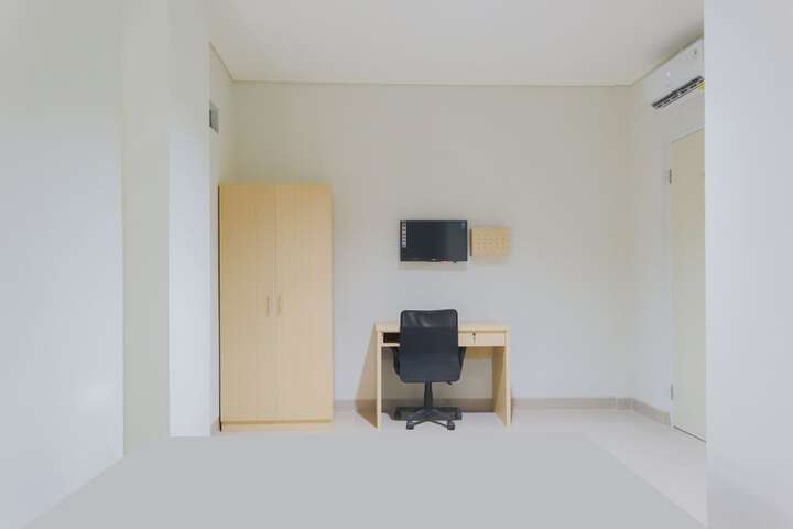 Room 10 of 29