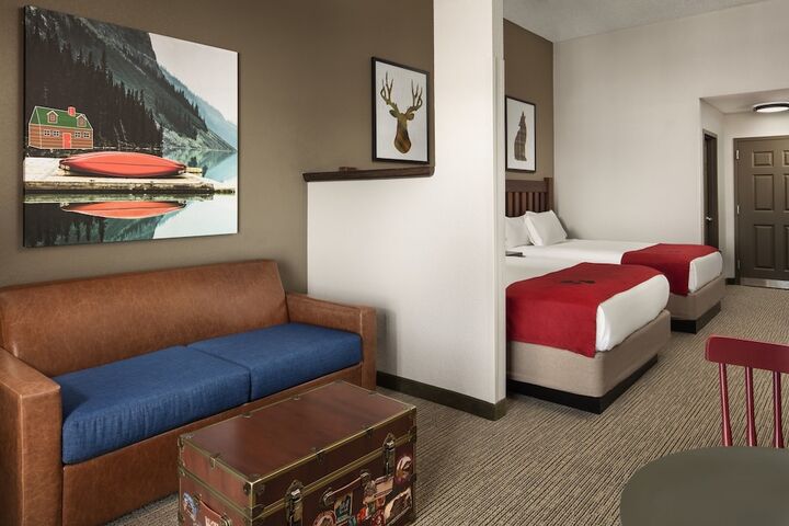 Family Suite 2 Queen Beds Sofa (7 of 20)