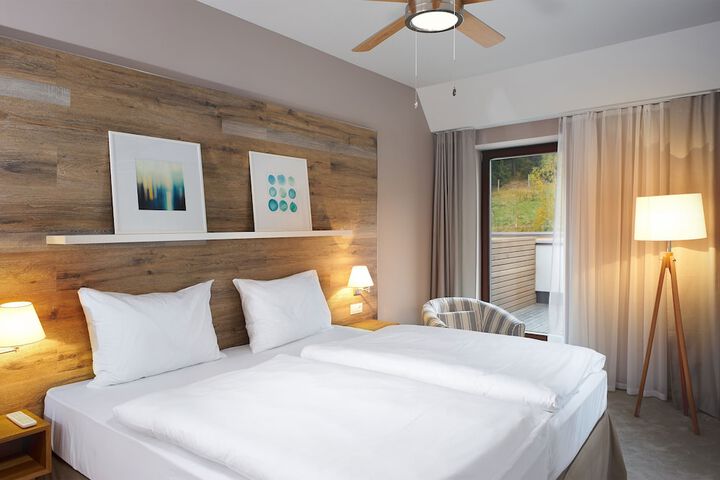 Room 16 of 115