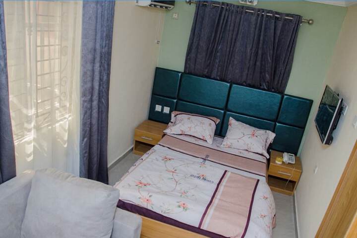 Room 4 of 5