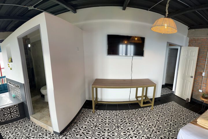 Room 12 of 33