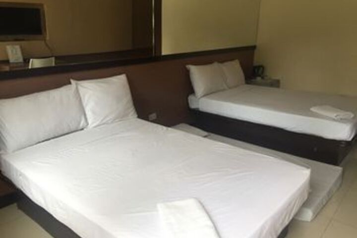 Room 10 of 24