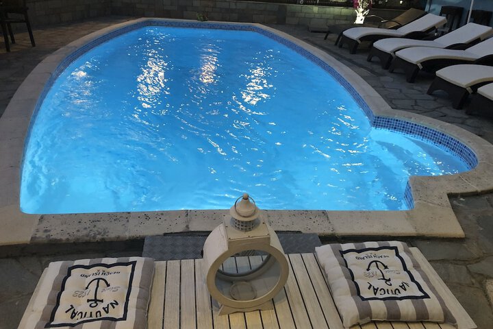 Pool 16 of 51