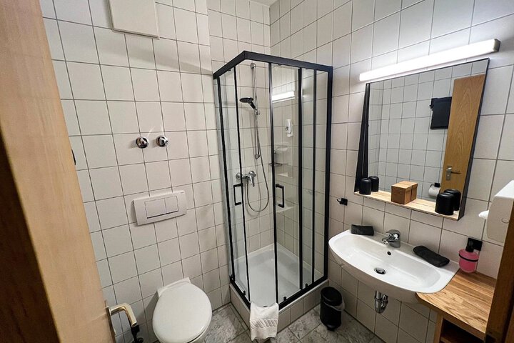 Room 11 of 23