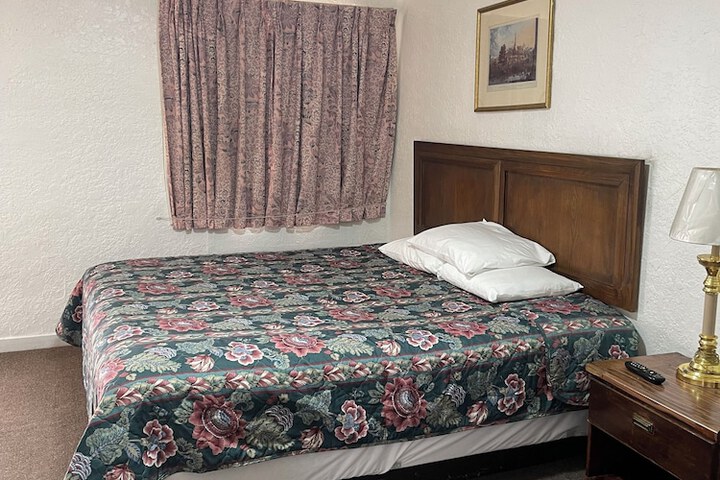 Room 13 of 41