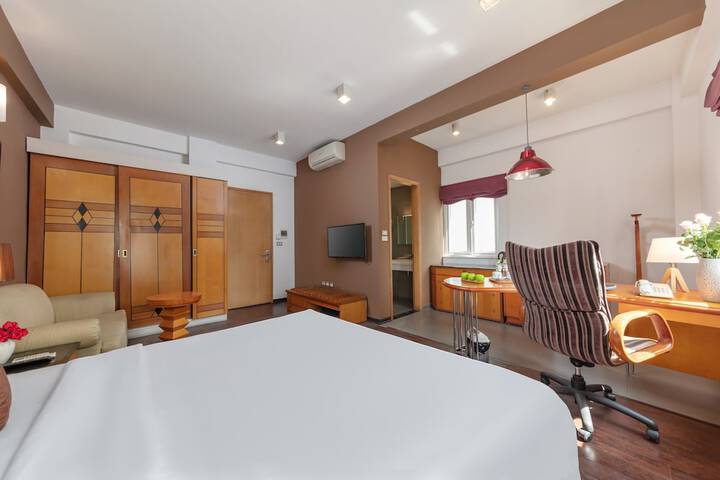 Room 25 of 86