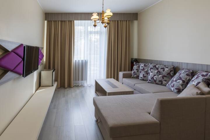 Room 44 of 79