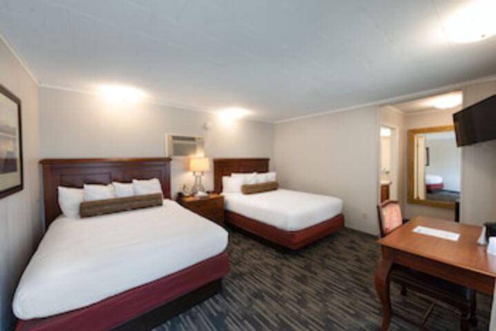 Room 28 of 549