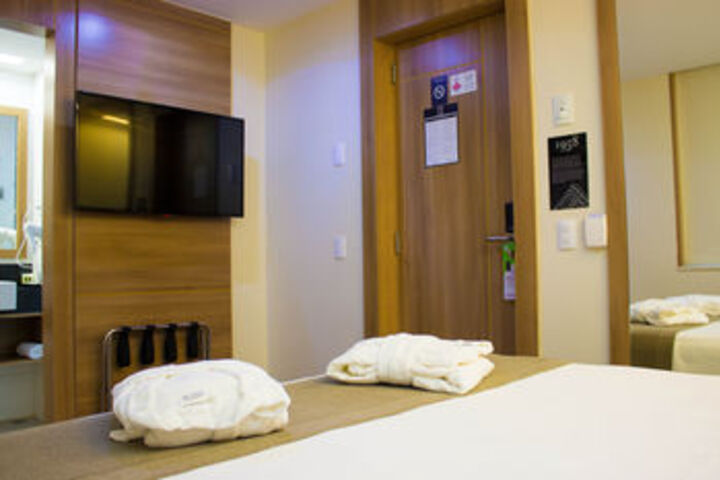 Room 25 of 32