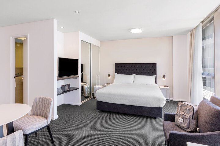 Room 5 of 35