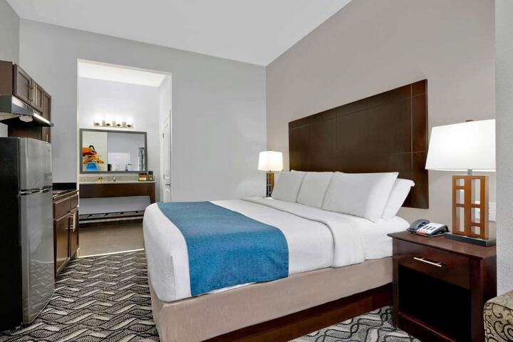 Room 17 of 26