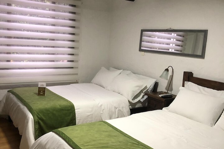 Room 9 of 27