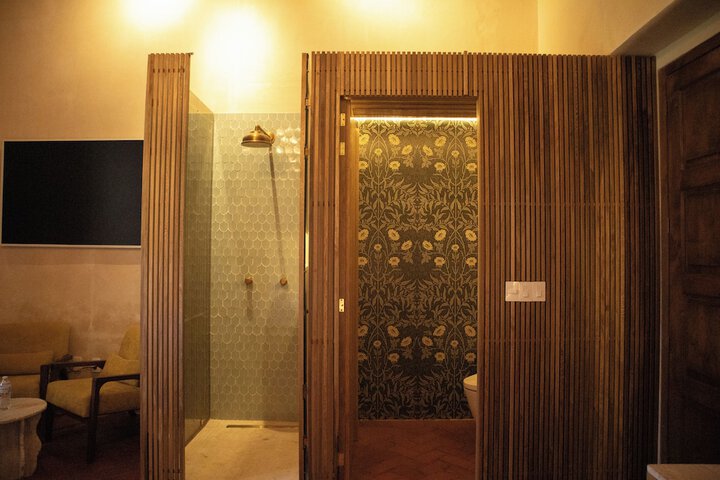 Room 25 of 44
