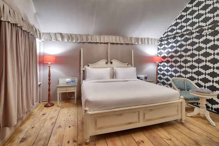 Room 12 of 46