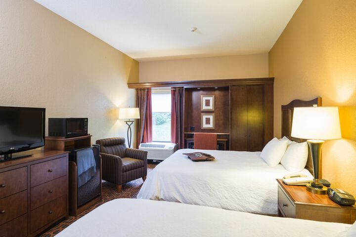 2 Queen Beds (4 of 11)