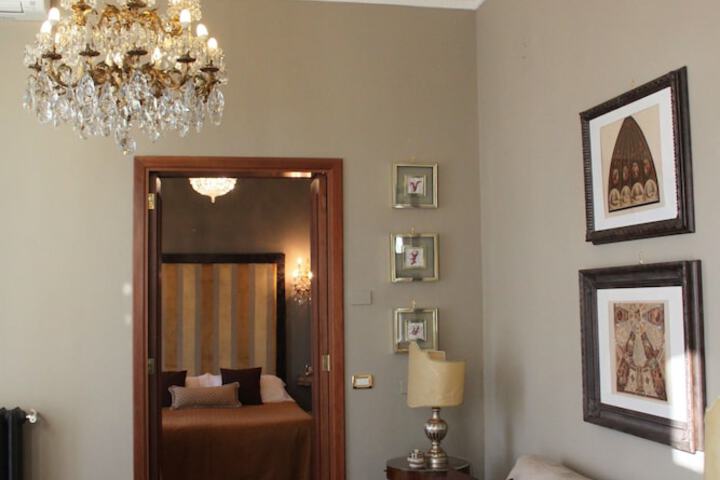 Room 27 of 70
