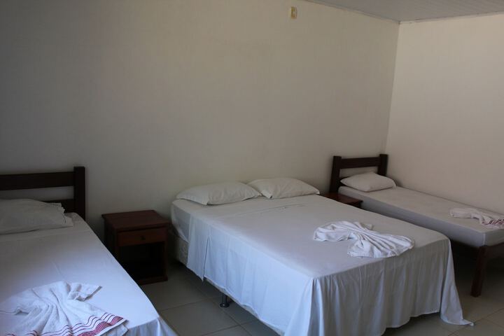 Room 9 of 18