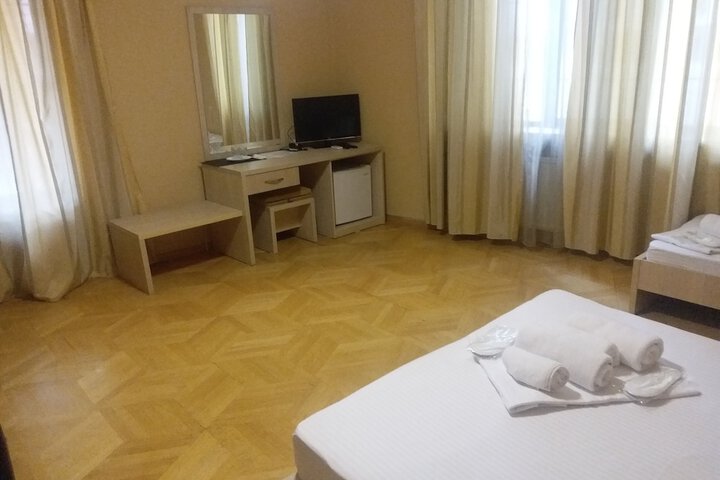 Room 5 of 35
