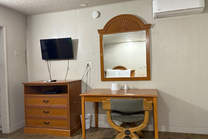 Room 13 of 60