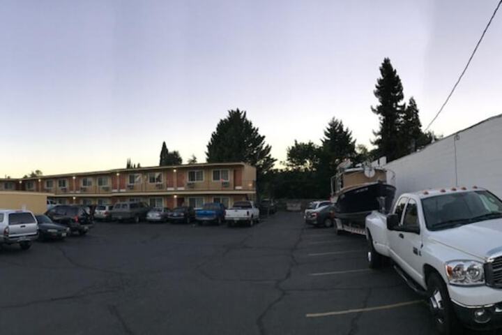 Property Grounds 24 of 29