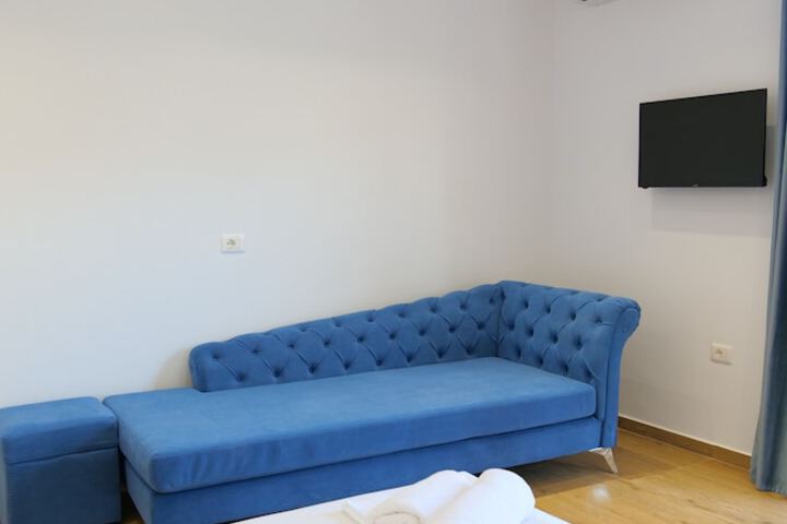 Room 15 of 53