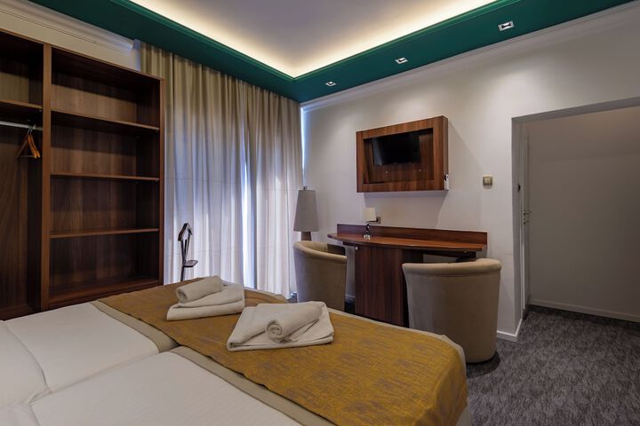Room 18 of 42
