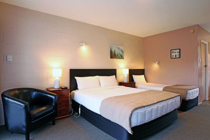 Room 4 of 38