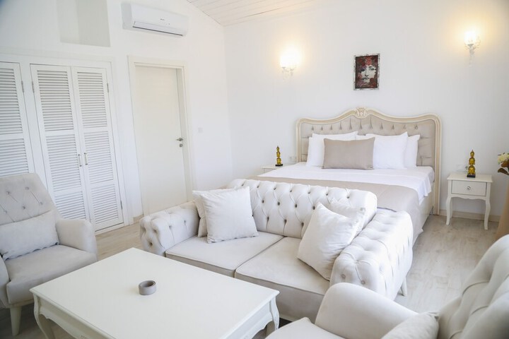 Room 8 of 24