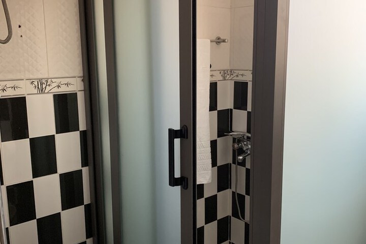 Room 15 of 40