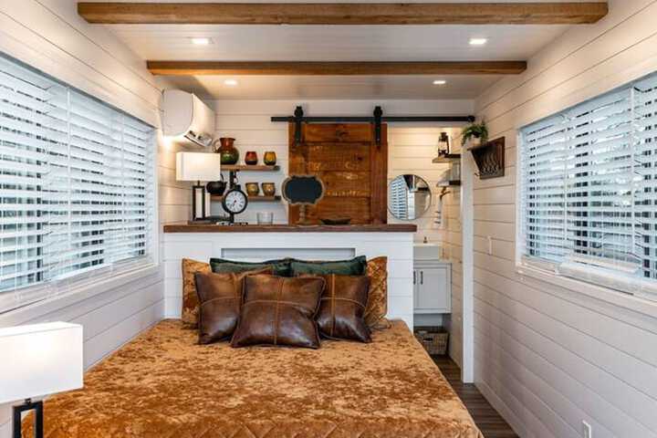 Room 5 of 23