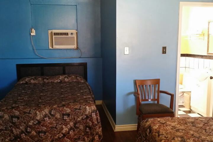 Room 5 of 43