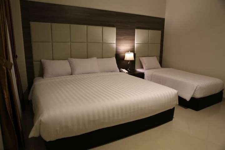 Room 9 of 61
