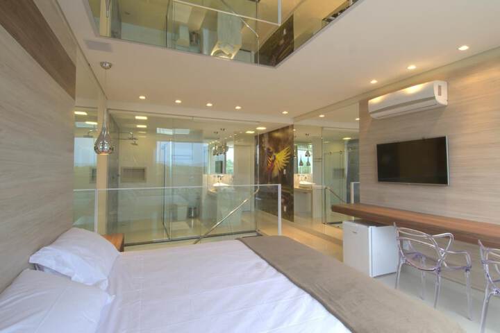 Room 13 of 37
