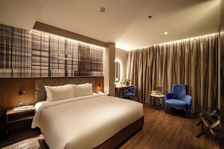NHAT HA LAVISH HOTEL
