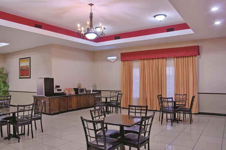 Breakfast/Coffee Service 23 of 28