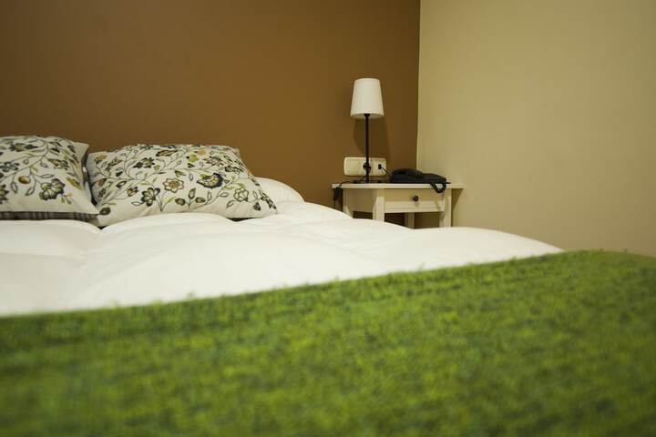 Room 12 of 27