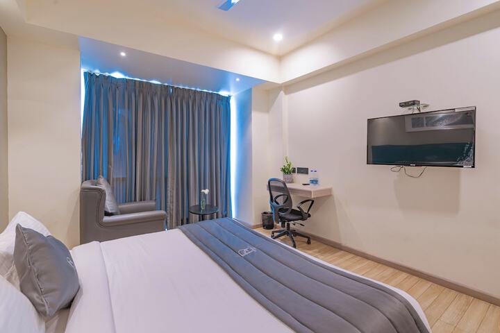 Room 11 of 24