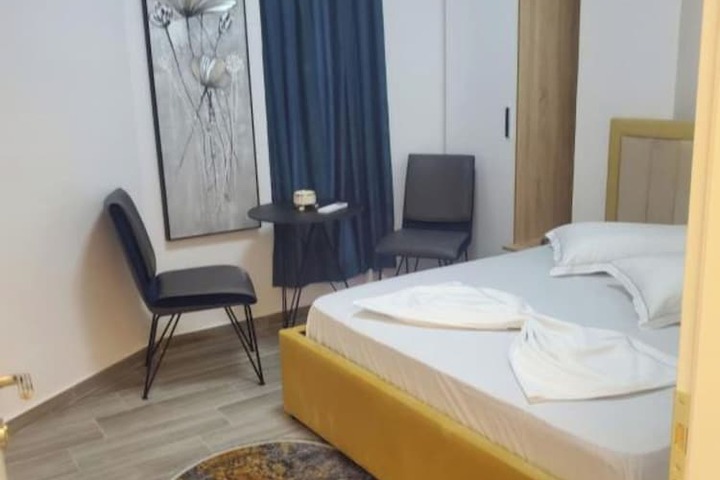 Room 4 of 23