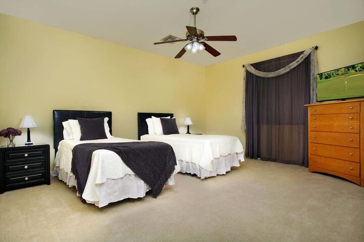 Room 7 of 22