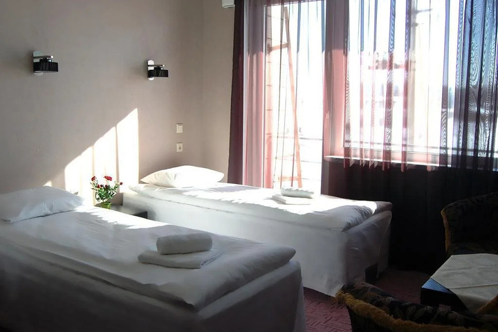 Room 2 of 11