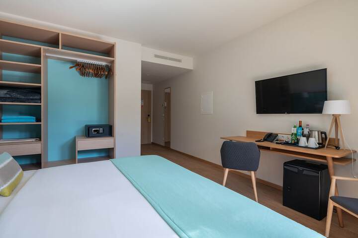 Room 12 of 60