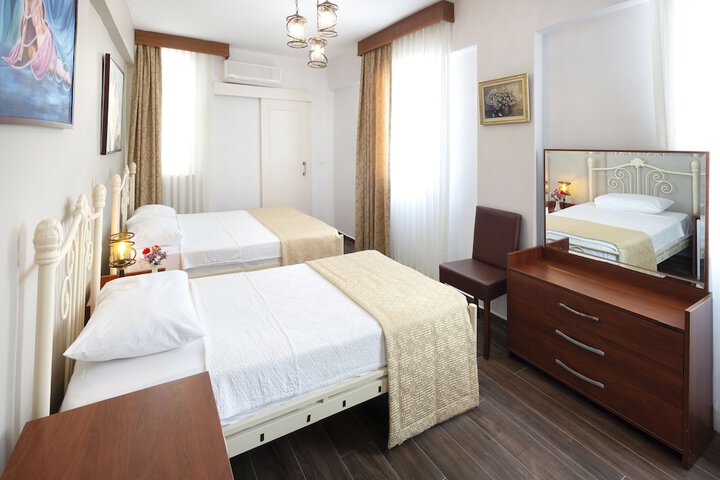 Room 7 of 51