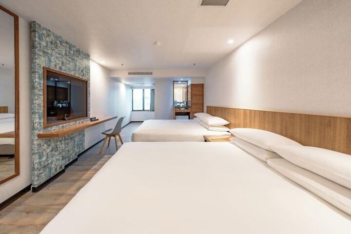 Room 7 of 46