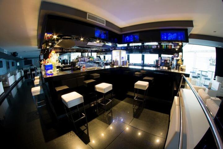 Lounge 39 of 46