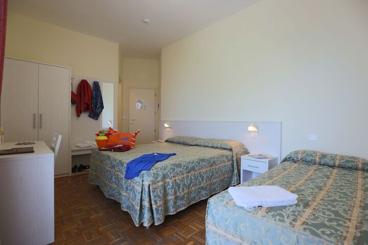 Room 8 of 43