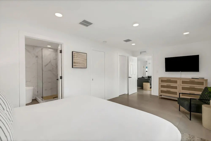 Room 5 of 23