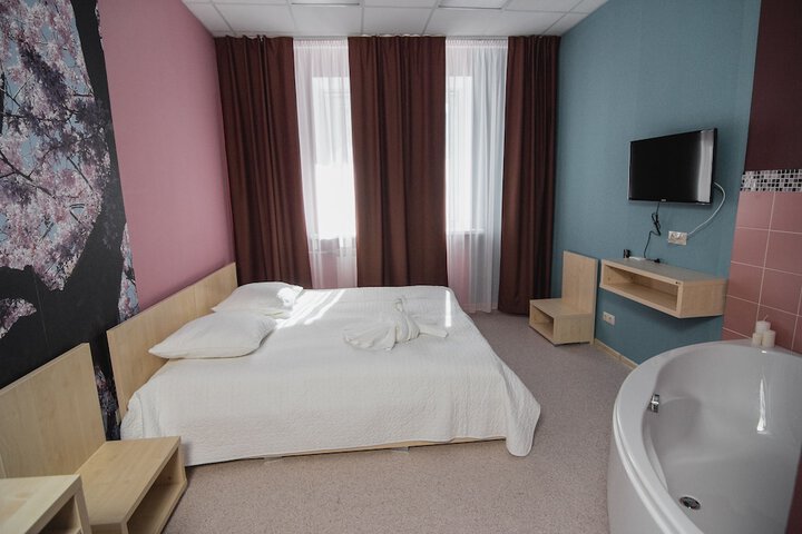 Room 12 of 92