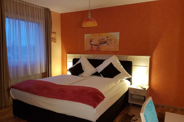Room 4 of 47