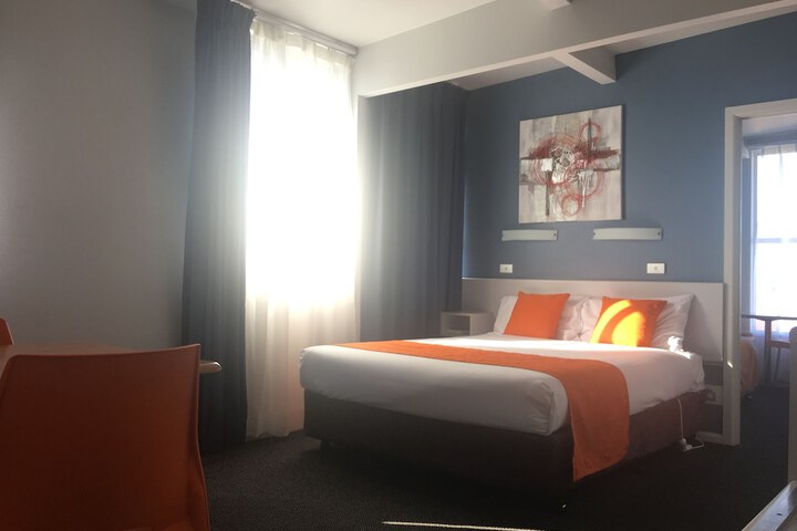 Room 19 of 84