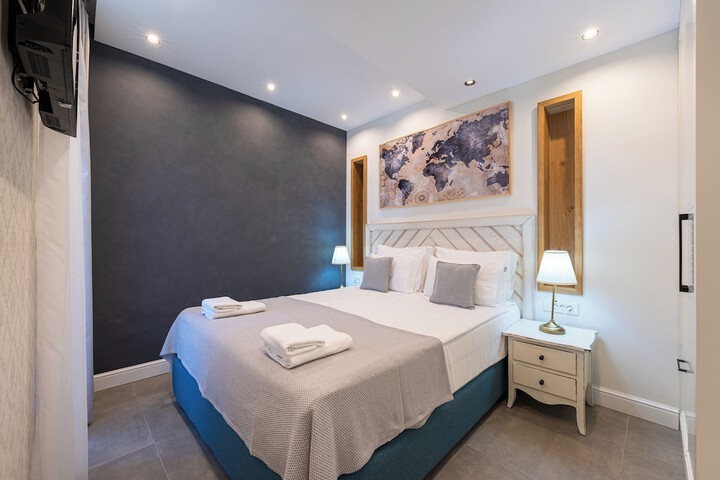 Room 15 of 76